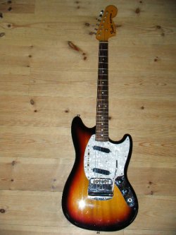 画像1: FENDER JAPAN フェンダー・ジャパン 1994-1995 Reissue of 1969 Vintage MUSTANG / 1994-1995 JAPAN REISSUE RELEASE of 1969 Model SUNBURST 