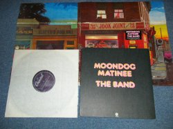 画像1: THE BAND - MOONDOG MATINEE (with TEAR-OFF WRAPAROUND Cover  Like POSTER Cover)  ( Matrix #  A)SW-1-11214 Z-4  --> * STERLING  B)SW-2-11214 Z-4  CJ  STERLING) (Ex+ / Jacket :MINT-/MINT-)   / 1973 US AMERICA ORIGINAL "PURPLE LABEL" Used  LP