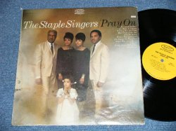 画像1: The STAPLE SINGERS - PRAY ON  ( VG-/Ex+)  / 1967 US AMERICA ORIGINAL "STEREO"  Used LP 