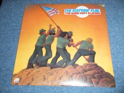 画像1: THE ELECTRIC FLAG (MIKE BLOOMFIELD,BUDDY MILES...) -THE BAND KEPT PLAYING ( SEALED )  / 1974 US AMERICA ORIGINAL "BRAND NEW SEALED" LP 