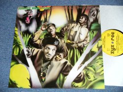 画像1: JUNGLE BROTHERS - STRAIGHT OUT THE JUNGLE ( MINT-/MINT-) / 1988 GERMANY GERMAN ORIGINAL Used LP 