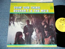 画像1:   BOOKER T.& THE MG'S - DOIN' OUR THING ( Matrix # ST-STX 681223-A A △11612 / ST-STX 681224-A A △11612-x ) ( MINT-/Ex+++: With Shrink wrap ) / 1968 US AMERICA  ORIGINAL  Early Press "NO CREDIT at Bottom Label" STEREO Used LP  