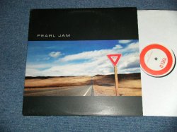 画像1: PEARL JAM - YIELD (1st Press DIE CUT cover) ( eX++/mint- )  / 1998 US america ORIGINAL uSED LP