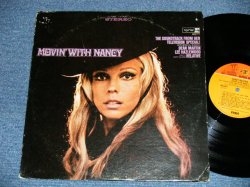 画像1: NANCY SINATRA - MOVIN' WITH NANCY ( Ex+/Ex+++,Ex+ ) / 1967 US AMERICA 2nd Press 1968 Version "2 COLOR Label" STEREO Used LP 
