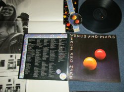 画像1: WINGS PAUL McCARTNEY of THE BEATLES   - VENUS AND MARS  with Two Poster & Two Stickers(Matrix #    A)1U/B)1U ) ( MINT-/MINT-)  /  1975 UK ENGLAND ORIGINAL  Used LP With INNER SLEEVE