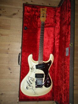 画像1: MOSRITE モスライト　1965 PEARL WHITE Owned by DON WILSON of The VENTURES With ORIGINAL HARD CASE