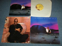 画像1: STEVIE WONDER - IN SQUARE CIRCLE  ( MINT-/MINT- ) / 1985 US AMERICA ORIGINAL 1st Press "ENBOSSED Jacket" "With BOOKLET" Used LP  