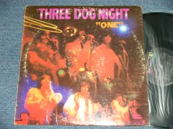 画像1: THREE DOG NIGHT  - ONE (Matrix # A) DS 50048-A Re D-3 /B) DS 50048-B Re D-2 ) ( Ex-/Ex+++ Looks:MINT-) / 1969 US AMERICA ORIGINAL "2nd Press FRONT Cover" "2ndPress Label" Used LP 