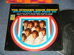 画像1: THE SPENCER DAVIS GROUP - WITH THEIR NEW FACE ON (Ex+++/MINT-) / 1968 US AMERICA ORIGINAL STEREO 1st Press "BLACK with 5 DOTS on TOP Label" Used LP 