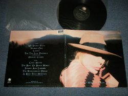 画像1: JONI MITCHELL - CHALK MARK IN A RAIN STORM  (Ex++/MINT-) /1988 CANADA ORIGINAL Used LP