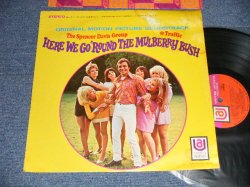 画像1: The SPENCER DAVIS GROUP / TRAFFIC - HERE WE GO 'ROUND THE MULBERRY BUSH (VG+++/Ex+++ Looks:Ex++ WTRDMG) /1968 US AMERICA ORIGINAL 1st Press "PINK & ORANGE Label" STEREO Used LP