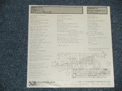 画像2: The BOPPERS - A) UMBRELLA  B) SIXTEEN CANDLES (MINT-/MINT) / 1981 JAPAN ORIGINAL Used 7" 45rpm Single