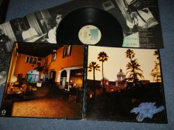 画像1: EAGLES - HOTEL CALIFORNIA : With Inner Sleeve & POSTER (MATRIX #  A)6E 103A 21 AR "IS ITO'CLOCK YET?" B-14665 STERLING B)6E 103B 21 AR "V.O.L. IS FIVE PEICE LIVE" B-14666) (Ex++/E+++ Looks:MINT-) / 1977 US AMERICA REISSUE Used LP 