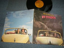 画像1: RY COODER - INTO THE PURPLE VALLEY :Without or NEVER HAVE SONG SHEET ( Matrix # A)MS-1-2052 LWW3  ← B)MS-2-2052 LWW3 2 ←)  "WINCHESTER Press" in CA.(Ex+++/MINT- / 1976 Version US AMERICA  3rd press "BROWN without/NONE STEREO Label & 'W' Mark onLabel Bottom" "TEXTURED Cover" Used LP 