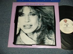 画像1: CARLY SIMON - HELLO BIG MAN (With CUSTOM INNER) ( Matrix #A)1-23886 A  WW 2   ← B)1-23886 B  WW 2　 ←) "Winchester Press  in VIRGINIA" (Ex+++/MINT-) / 1983 US AMERICA  ORIGINAL Used  LP