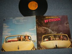 画像1: RY COODER - INTO THE PURPLE VALLEY :Without or NEVER HAVE SONG SHEET ( Matrix #A)MS-1-2052 LW1 * B)MS-2-2052 LW1 *) "LOS ANGELES Press in CA"(Ex++/Ex+++ Looks:Ex+)/ 1976 Version US AMERICA  3rd press "BROWN without/NONE STEREO Label & 'W' Mark onLabel Bottom" 2nd Press "STANDARD Cover" Used LP 