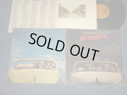 画像1: RY COODER - INTO THE PURPLE VALLEY :With INSERTS (Matrix #A)T1 MS-2052 31258-1-2  B)T1 MS-2052 31259-1-2) "TERRE HAUTE Press in INDIANA"(Ex+/Ex+++EDSP) / 1972  US AMERICA  ORIGINAL 1st press "BROWN with STEREO Label" Used LP 