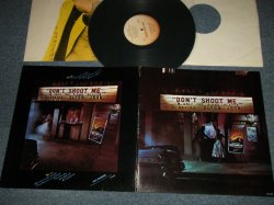 画像1: ELTON JOHN  - DON'T SHOOT ME I'M ONLY THE PIANO MAN (with BOOKLET) (Ex+++/MINT-) / 1977 US AMERICA REISSUE Used LP 