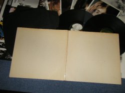 画像1:  BEATLES  - THE BEATLES ( WHITE ALBUM) (Matrix #A or 1 XEX 709-1  3 LP B or 2)XEX 710-1 3 GDM  C or 3)XEX 711-1 5 TL  D or 4)XEX 712-2 1 GRR) (Ex++, Ex/Ex++ EDSP)(No.0017903) / 1968 UK ORIGINAL "TOP LOARDER  OPEN" & "1st Press NO Credit 'An E.M.I. Recording'  Label" MONO Used 2 LP ALL Insetrs (4 x PIN-UP PICTURES & 1 x POSTER )   