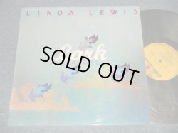 画像1: LINDA LEWIS - LARK :With INSERTS (Ex+/Ex+++) / 1973 NEW ZEALAND ORIGINAL Used LP