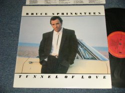 画像1: BRUCE SPRINGSTEEN - TUNNEL OF LOVE (Matrix #A) AL-40999-1B G6 MASTERDISK  DMM A4 B) BL-40999-1B G5 MASTERDISK  DMM Q2)(Ex+++/MINT) / 1987 US AMERICA ORIGINAL "With CUSTOM INNER SLEEVE  With LYRICS "  Used  LP  