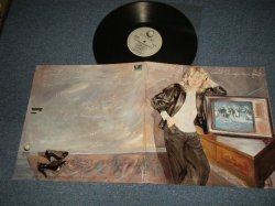 画像1: JONI MITCHELL  - WILD THINGS RUN FAST (Ex++/MINT-) / 1982 US AMERICA ORIGINAL "RCA RECORD CLUB Relese" Used LP 