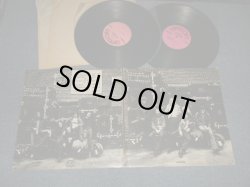画像1: THE ALLMAN BROTHERS BAND - AT FILLMORE EAST (Matrix #A)ST-CAP-712223-DD RE AT/GP MR ▵16780   B)ST-CAP-712225-DD-Re AT/GP MR ▵16781     C)ST-CAP-712226-E E (2) - EX O  AT/GP MR ▵16780 1-X(2)    D)ST-CAP-712224-DCD-RE AT/GP MR ▵16780-X   "MONARCH Press in CA" (Ex++Ex++ Looks:Ex EDSP) / 1971 US AMERICA ORIGINAL 1st PRESS "PINK Label" Used  2-LP's 