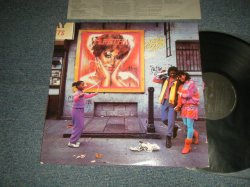 画像1: ARETHA FRANKLIN - WHO'S ZOOMIN' WHO?  (With CUSTOM INNER SLEEVE) (Ex+++/MINT-) 1985 US AMERICA ORIGINAL Used LP 