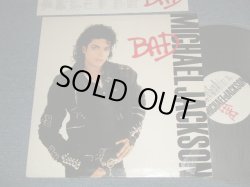 画像1: MICHAEL JACKSON - BAD (With CUSTOMINNER SLEEVE) (Matrix # A)PAL-40600-1F G1 2>  / B)PBL-40600-1A G1 A-1E ) (Mastered Bernie Grundman / Carrollton press in GA) (MINT-/Ex+++ Looks:Ex+) / 1987 US AMERICA ORIGINAL Used LP  
