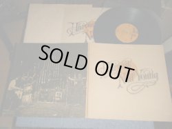 画像1: NEIL YOUNG   - HARVESTB(TEXTURED COVER) (witth CUSTOM INNER SLEEVE) (with INSERTS)  (Matrix #A)MS2032 31176-1M STERLING LH 2 B)MS2032B  31177-1M STERLING LH  2)  "NO CREDIT Press Company"(Ex++/MINT-/ 1972 US AMERICA ORIGINAL 1st Press "BROWN with STEREO Credit Label" "LOUD CUT" Used LP 