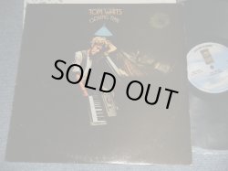 画像1: TOM WAITS -  CLOSING TIME (Matrix #A)SD-5061 xxx(ERASSE)A2 SP E/4/N M41780 1-1  B)SD-5061 xxx(ERASSE) B-3 SP E/A/N MS AT M2) "SP / SPECIALTTY Press in OLYPHANT in PA"(Ex++/MINT-)  / 1976 Version US AMERICA ORIGINAL RE-PRESS 3rdd  Press "BLUE with DOOR with 'W'  Label" Used LP 