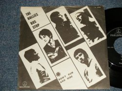画像1: The HOLLIES - A) BUS STOP   B) DON'T RUN ADN RIDE (Ex+/Ex+) / 1966 HOLLAND ORIGINAL Used 7" Single with Picture Sleeve