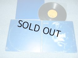 画像1: JONI MITCHELL - BLUE (With BLUE INNER SLEEVE)  (Matrix #A)S1 MS-2038 31218(RE 2)-2B A  B)S1 MS-2038 31219(RE-2)-2A A8) "SANTA MARIA Press in CA"(Ex/Ex+++) / 1970 US AMERICA ORIGINAL "1st Press BROWN with STEREO at Bottom Label" Used LP 