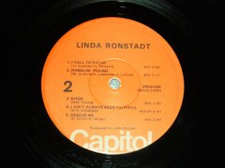 画像9: LINDA RONSTADT - LINDA RONSTADT (Matrix #A)SMAS-1-635-H10 ---◄ jay MASTERED BY CAPITOL B)SMAS-2-635-G16 ---◄ MASTERED BY CAPITOL) "WINCHESTER Press in VIRGINIA" (Ex+++/Ex++ Looks:Ex+++) / 1973-4 Version US AMERICA  "TEXTURED Cover" 3rd Press "ORANGE Label" Used LP 