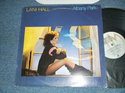 画像1: LANI HALL (SERGIO MENDES & BRASIL '66) - ALBANY PARK (Ex++/Ex+++ Looks:MINT-)  / 1982 US AMERICA ORIGINAL 1st Press Lsbel Used LP