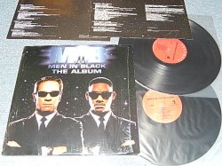 画像1: OST V.A. Various - MEN IN BLACK (MINT-/MINT-) /  1997 US AMERICA ORIGINAL Used 2-LP's