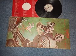 画像1: QUEEN - NEWS OF THE WORLD (With CUSTOM INNER) (Matrix #A)2 1 RH P B)3 3 AMT)  (Ex+++/MINT-) / 1977 UK ENGLAND ORIGINAL Used LP 