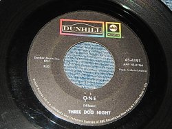 画像1: THREE DOG NIGHT - A) ONE   B) CHEST FEVER (A:Ex+ / B) Ex+) / 1969 US AMERICA ORIGINAL Used 7" 45rpm Single 