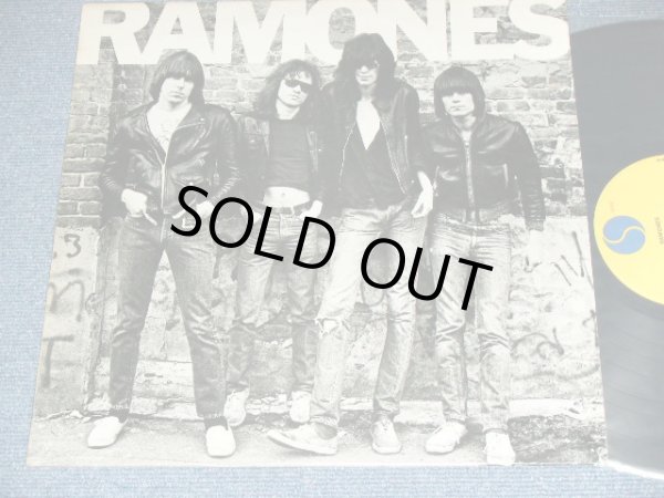 画像1: RAMONES  -  RAMONES ( Ex++/MINT- ) / 1976 UK ENGLAND  ORIGINAL Used LP 