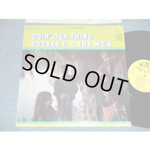 画像:   BOOKER T.& THE MG'S - DOIN' OUR THING ( Matrix # ST-STX 681223-A A △11612 / ST-STX 681224-A A △11612-x ) ( MINT-/Ex+++: With Shrink wrap ) / 1968 US AMERICA  ORIGINAL  Early Press "NO CREDIT at Bottom Label" STEREO Used LP  