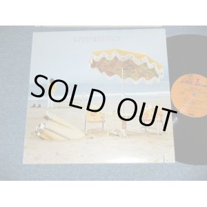 画像: NEIL YOUNG   - ON THE BEACH ( Matrix # R-2180 31716 RE-1-1A/R-2180 31717 RE-1-1A ) ( MINT-/MINT- : Cut out ) / 1974 US AMERICA ORIGINAL "BROWN with Orange 'r' Logo on Top STEREO at Bottom Label" Used LP 