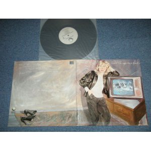画像: JONI MITCHELL  - WILD THINGS RUN FAST ( Matrix #  GHS-1-2019-SH2 △2755 0-1 SM3-2 Kdisc JG /  GHS-1-2019-SH2 △2755-x Kdisc JG ) (Ex+/Ex+ Looks:Ex++, Ex++ )   / 1982 US AMERICA ORIGINAL  Used LP 