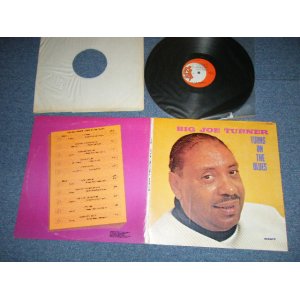 画像: BIG JOE TURNER - TURNS ON THE BLUES  ( Ex+/Ex+++  / 1960's  US AMERICA ORIGINAL "RED & WHITE" Label Used  LP 