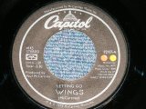 画像: WINGS PAUL McCARTNEY ( of The BEATLES) - LETTING GO / YOU GAVE ME THE ANSWER  ( MINT- Looks:Ex+++) / 1975  US AMERICA  ORIGINAL Used 7" Single 