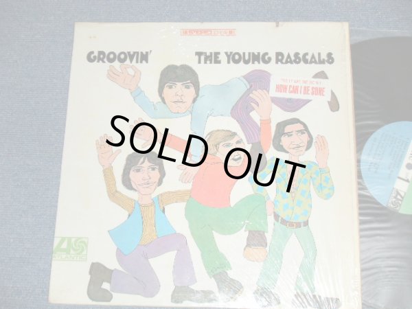 画像1: YOUNG RASCALS - GROOVIN'  ( Matrix # STA-671071-F / STA 671072-F ) ( Ex+++/Ex++ Looks:Ex+ : Cut out)  / 1967 US AMERICA ORIGINAL "GREEN & BLUE Label" STEREO Used LP