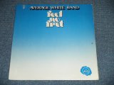 画像: AWB AVERAGE WHITE BAND - FEEL NO FRET  (SEALED : Cutout) / 1979 US AMERICA ORIGINAL  "BRAND NEW SEALED"  LP 