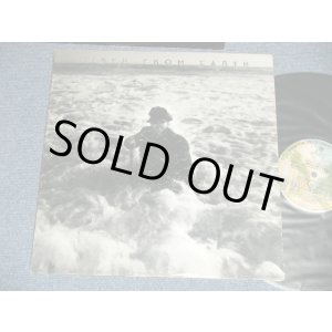 画像: HIRTH MARTINEZ - HIRTH FROM EARTH (Produced by ROBBIE ROBERTSON of THE BAND)  ( Ex+/MINT-) / 1975 US AMERICA ORIGINAL Used LP 