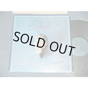 画像: EAGLES - GREATEST HITS   (Matrix #  A)7E 1052A -13 RE CSM-S  B)7E-1052-B-10 RE CSM-S)  (Ex++/MINT-) / 1975 US AMERICA ORIGINAL 1st Press "EMBOSSED on CENTUER Cover" "1st Press CUSTOM Label" Used LP 