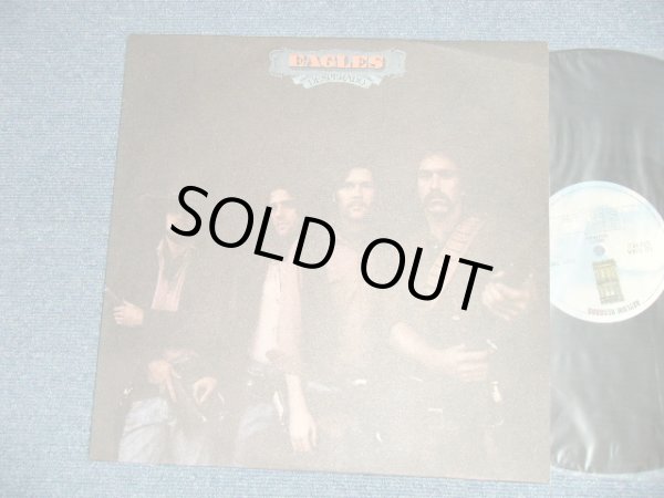 画像1: EAGLES - DESPERADO (Matrix #   A)SD-5068-A PR CW-1-1   B)SD-5068-B PR CW-1-2)  (MINT-/MINT) /  1976 Version US AMERICA 1st Press "TEXTURED Cover" "3rd Press CLOUD Label With 'W' Logo at Bottom" Used LP