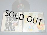 画像: THE BAND - MUSIC FROM BIG PINK( Matrix #  A)SKAO-1-2955-A-3 /B) SKAO2-2955-A3)( Ex+++/MINT-) /1968 US AMERICA ORIGINAL 1st Press "BLACK with RAINBOW RING LABEL" "MFD. BY CAPITOL RECORDS, INC. A SUBSIDIARY OF CAPITOL INDUSTRIES INC. U.S.A.T:M. [CAPITAL LOGO] • MARCA REG. • U.S. PAT. NO. 2,631,859"  2nd Press "'B.D. 1968' Credit at FRONT COVER BOTTOM" 1st Press "Full Member credit Label" Used LP